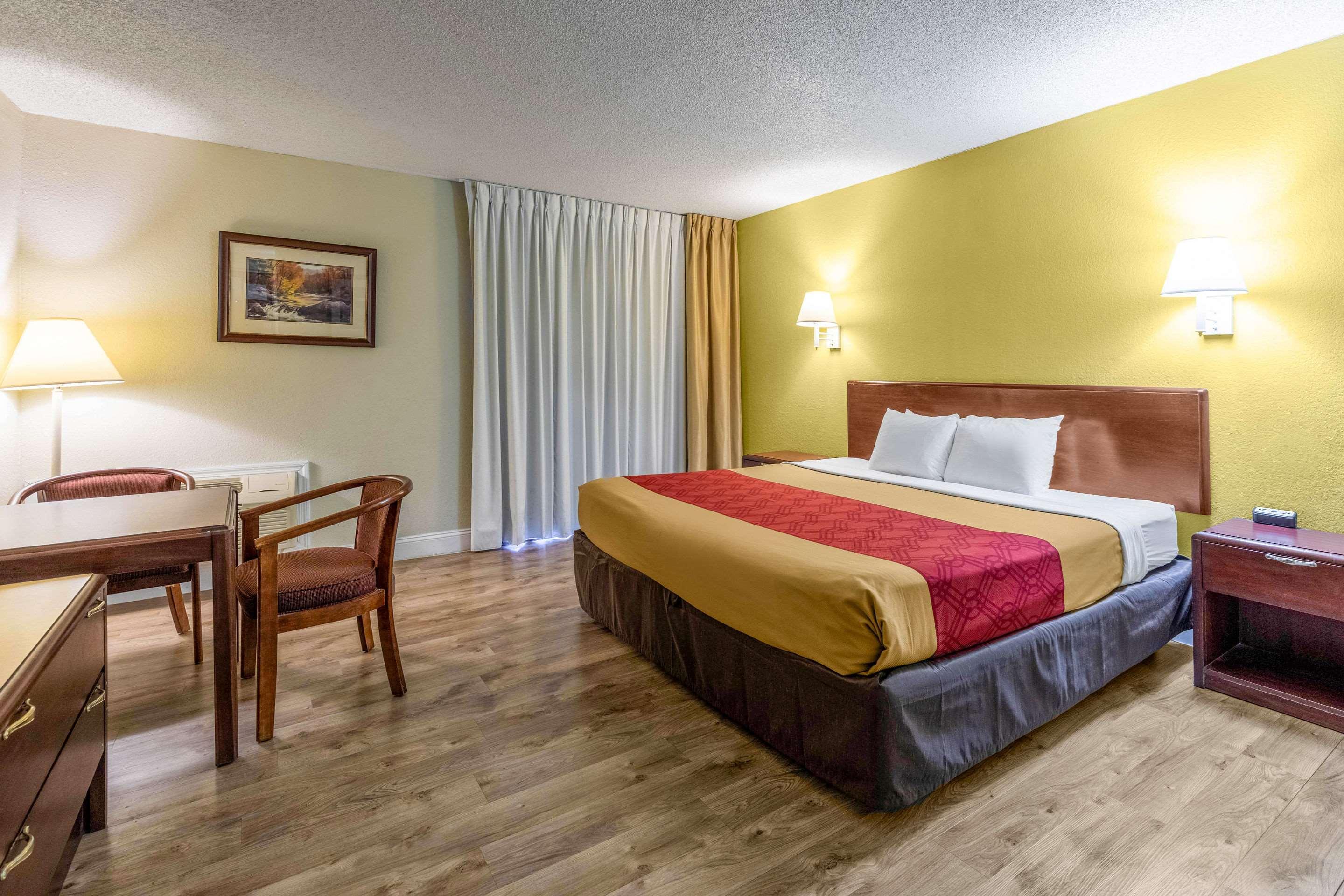 Econo Lodge Inn & Suites On The River Gatlinburg Exterior foto
