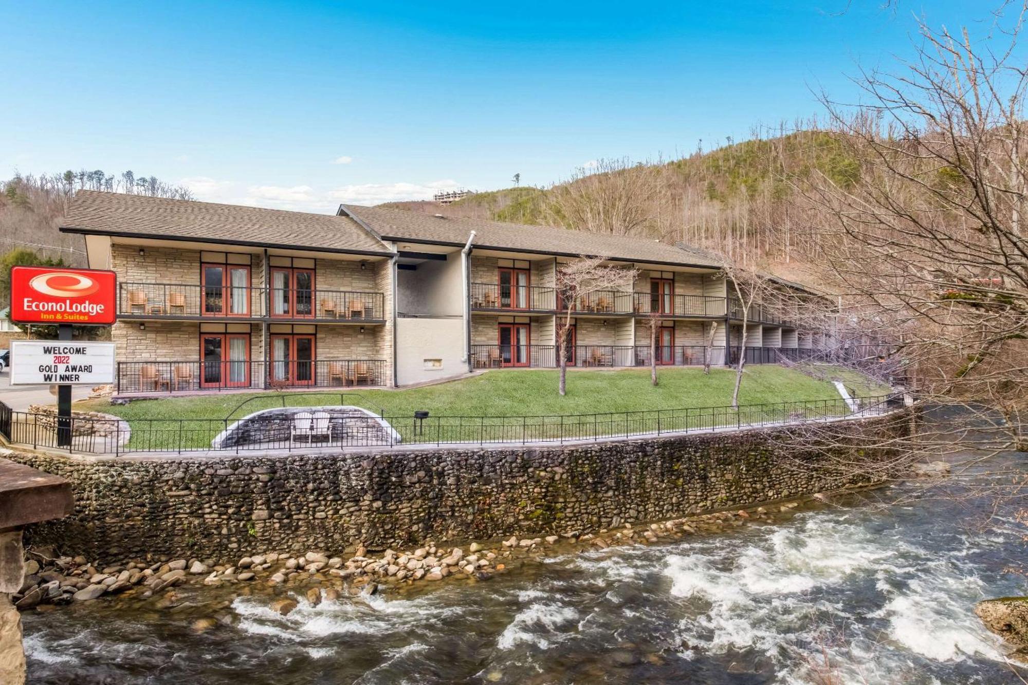 Econo Lodge Inn & Suites On The River Gatlinburg Exterior foto